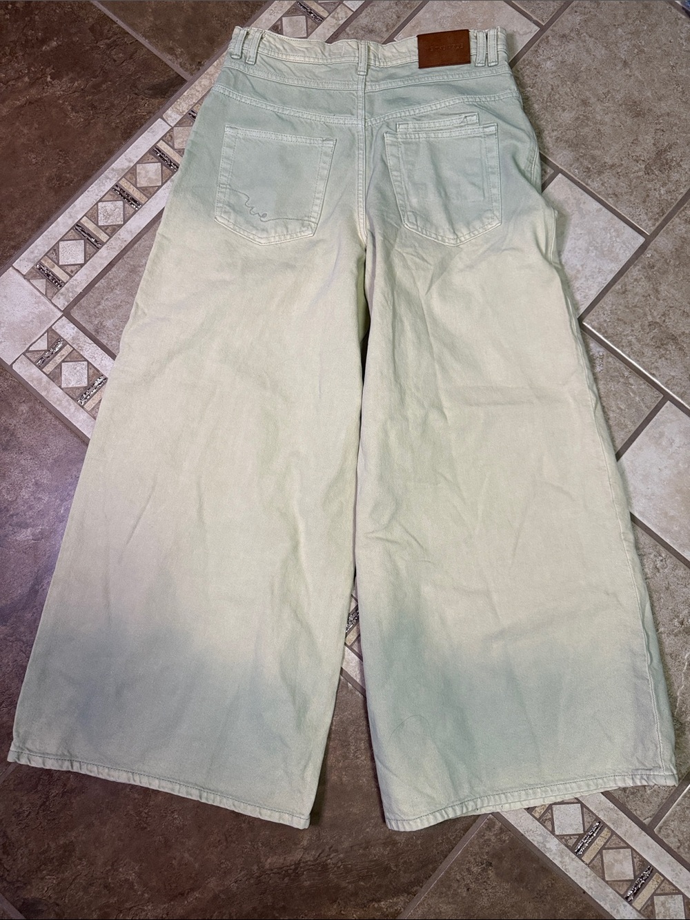 Free People wife Leg Dip-Dye Jeans in Mint Green - Picture 4 of 7